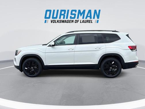 White Pearl 2026 Volkswagen Atlas 2.0T SE w/Technology 4MOTION