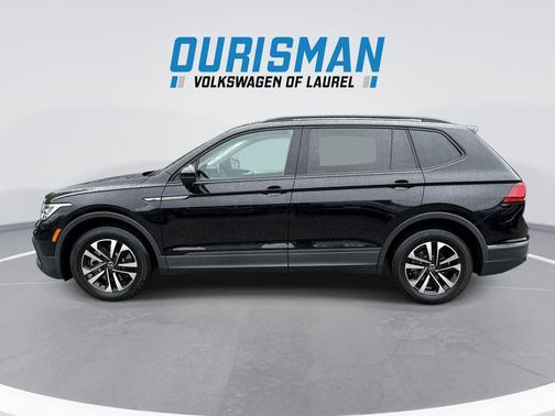 Deep Black Pearl 2023 Volkswagen Tiguan 2.0T S