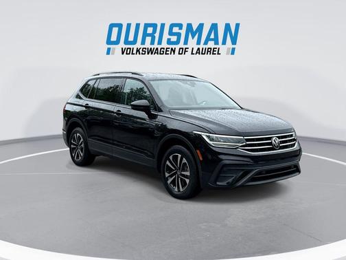 Deep Black Pearl 2023 Volkswagen Tiguan 2.0T S