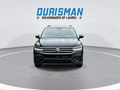 Deep Black Pearl 2023 Volkswagen Tiguan 2.0T S