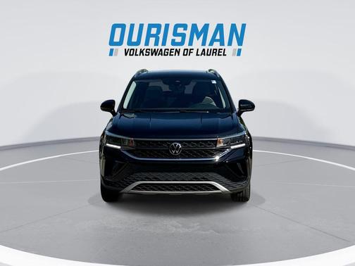 Deep Black Pearl 2023 Volkswagen Taos 1.5T SE