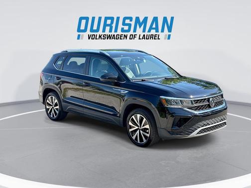 Deep Black Pearl 2023 Volkswagen Taos 1.5T SE