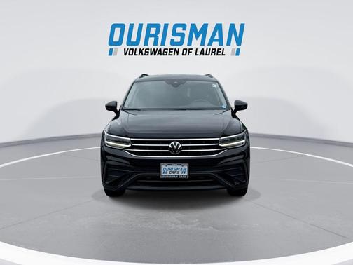 Deep Black Pearl 2023 Volkswagen Tiguan 2.0T S