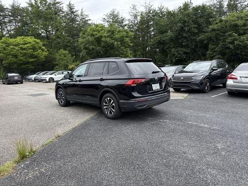 Deep Black Pearl 2023 Volkswagen Tiguan 2.0T S