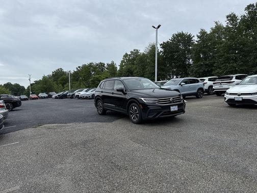 Deep Black Pearl 2023 Volkswagen Tiguan 2.0T S