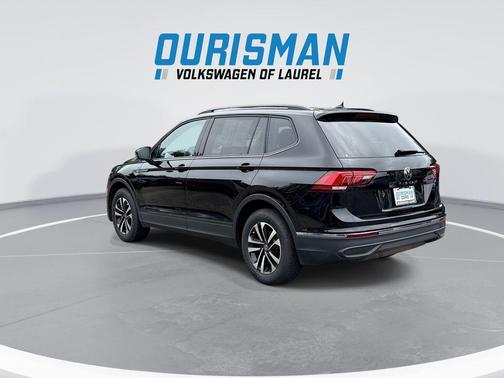 Deep Black Pearl 2023 Volkswagen Tiguan 2.0T S
