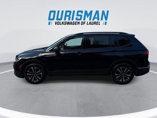 Deep Black Pearl 2023 Volkswagen Tiguan 2.0T S
