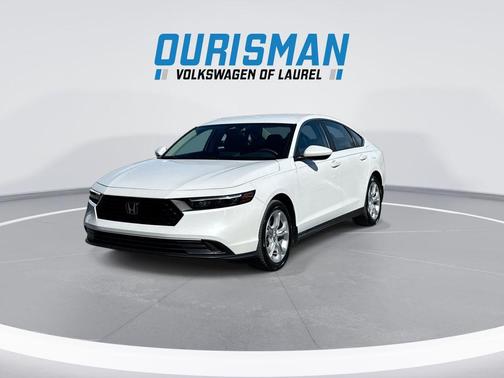 Platinum White Pearl 2023 Honda Accord LX 1.5T