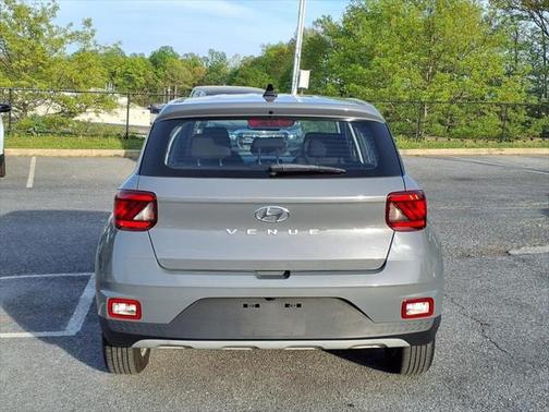 2022 Hyundai VENUE SE