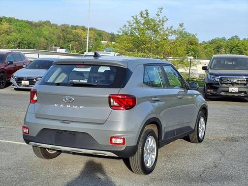 2022 Hyundai VENUE SE