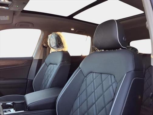 2025 Volkswagen Atlas 2.0T SEL Premium R-Line 4MOTION