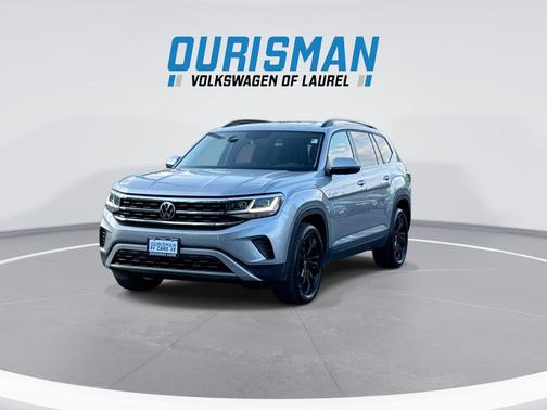 Silver Metallic 2023 Volkswagen Atlas 3.6L SE w/Technology