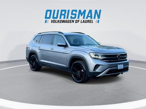 Silver Metallic 2023 Volkswagen Atlas 3.6L SE w/Technology