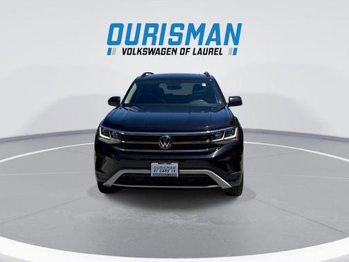 Deep Black 2023 Volkswagen Atlas 3.6L SE w/Technology