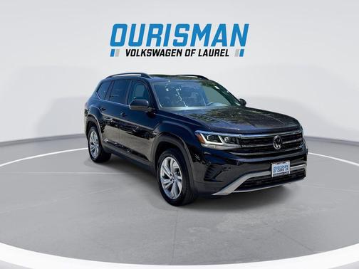 Deep Black 2023 Volkswagen Atlas 3.6L SE w/Technology