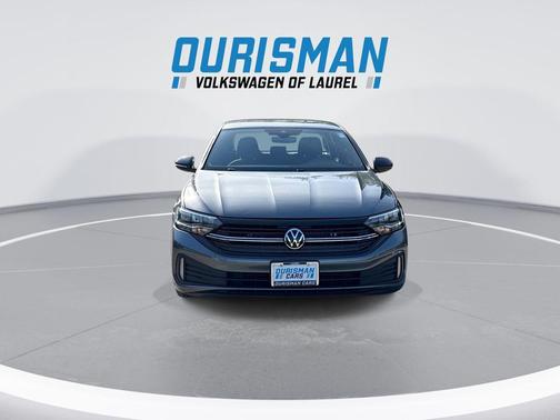 Platinum Gray Metallic 2024 Volkswagen Jetta 1.5T Sport