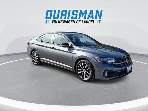Platinum Gray Metallic 2024 Volkswagen Jetta 1.5T Sport
