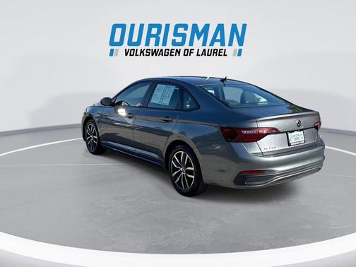 Platinum Gray Metallic 2024 Volkswagen Jetta 1.5T Sport