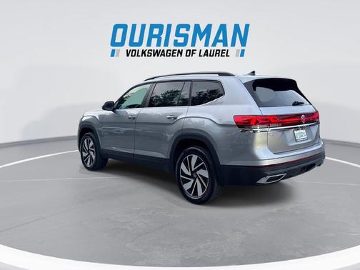 Gray 2025 Volkswagen Atlas 2.0T SE w/Technology