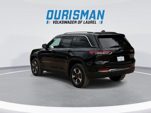 Diamond Black Crystal Pearlcoat 2022 Jeep Grand Cherokee 4xe Base