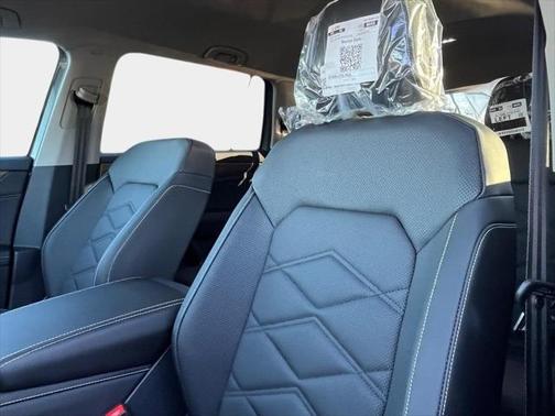 2025 Volkswagen Atlas 2.0T SE