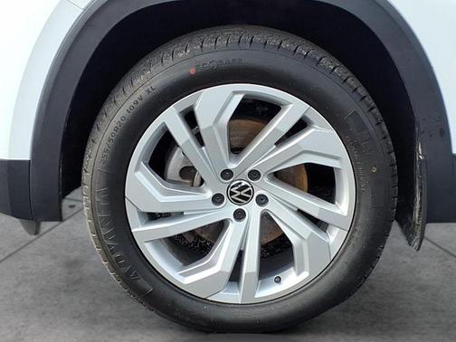 2023 Volkswagen Atlas 3.6L SE w/Technology