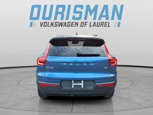 2021 Volvo XC40 T5 R-Design