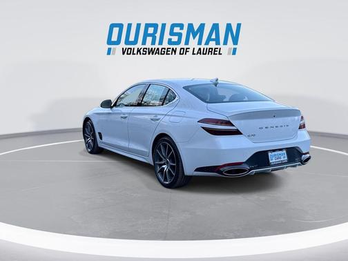 Uyuni White 2025 Genesis G70 2.5T RWD