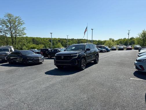 Deep Black Pearl 2026 Volkswagen Atlas 2.0T SEL Premium R-Line 4MOTION