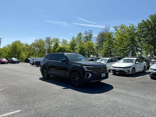 Deep Black Pearl 2026 Volkswagen Atlas 2.0T SE w/Technology 4MOTION