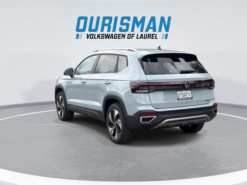 Gray 2026 Volkswagen Taos SE