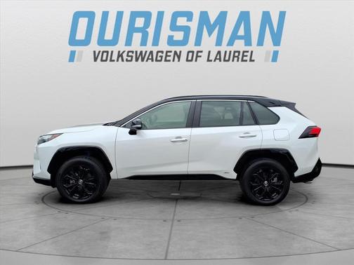 2022 Toyota RAV4 Hybrid SE