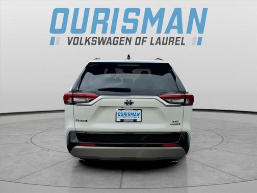 2022 Toyota RAV4 Hybrid SE