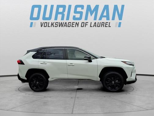 2022 Toyota RAV4 Hybrid SE