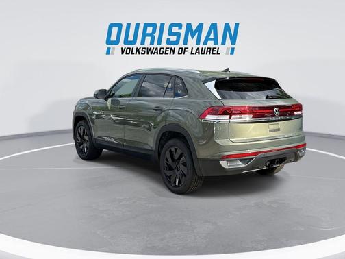 avocado green pearl 2026 Volkswagen Atlas Cross Sport 2.0T SE w/Technology 4MOTION