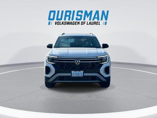 White Pearl 2026 Volkswagen Atlas Peak Edition
