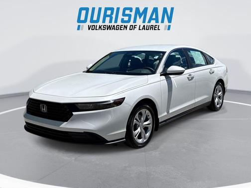 Platinum White Pearl 2024 Honda Accord LX 1.5T