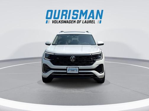 White Pearl 2026 Volkswagen Atlas 2.0T SEL Premium R-Line 4MOTION