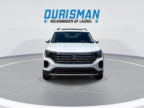 White Pearl 2026 Volkswagen Atlas 2.0T SE w/Technology 4MOTION