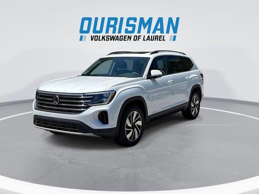 White Pearl 2026 Volkswagen Atlas 2.0T SE w/Technology 4MOTION