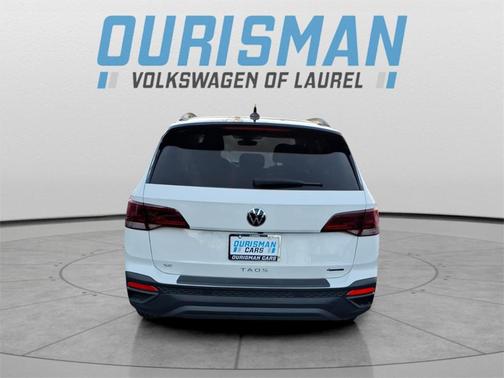 2024 Volkswagen Taos 1.5T SE Black