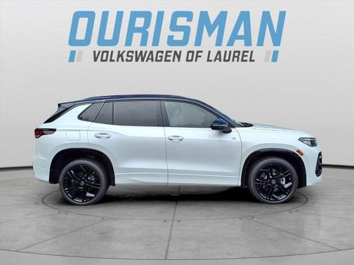 White Pearl 2026 Volkswagen Tiguan 2.0T SE R-Line Black 4MOTION