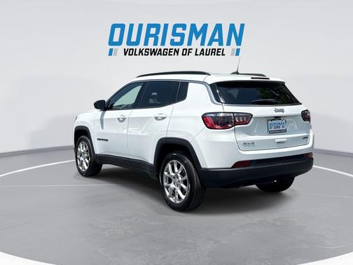 Bright White Clearcoat 2023 Jeep Compass Latitude Lux