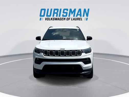 Bright White Clearcoat 2023 Jeep Compass Latitude Lux