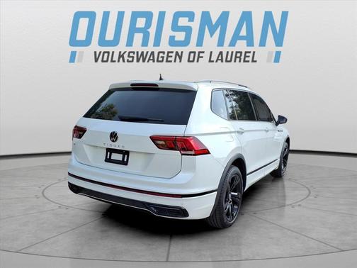 2024 Volkswagen Tiguan 2.0T SE R-Line Black