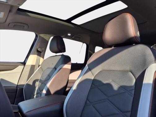 2025 Volkswagen Atlas 2.0T SE