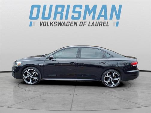 Deep Black 2021 Volkswagen Passat 2.0T R-Line