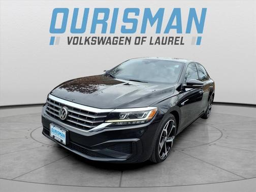 Deep Black 2021 Volkswagen Passat 2.0T R-Line