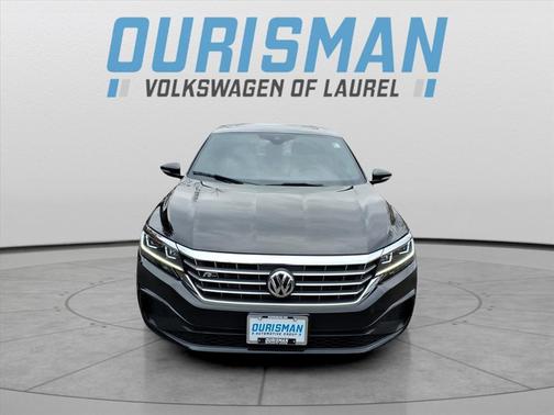 Deep Black 2021 Volkswagen Passat 2.0T R-Line