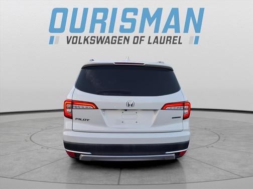 2022 Honda Pilot Touring 8-Passenger